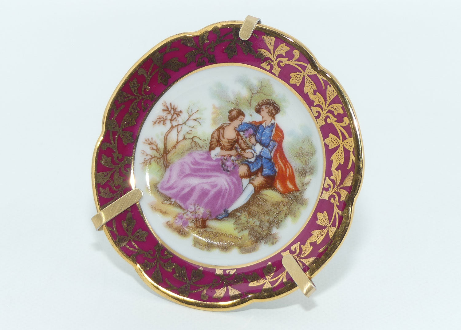 limoges-france-traditional-courting-couple-miniature-plate-rouge-7cm