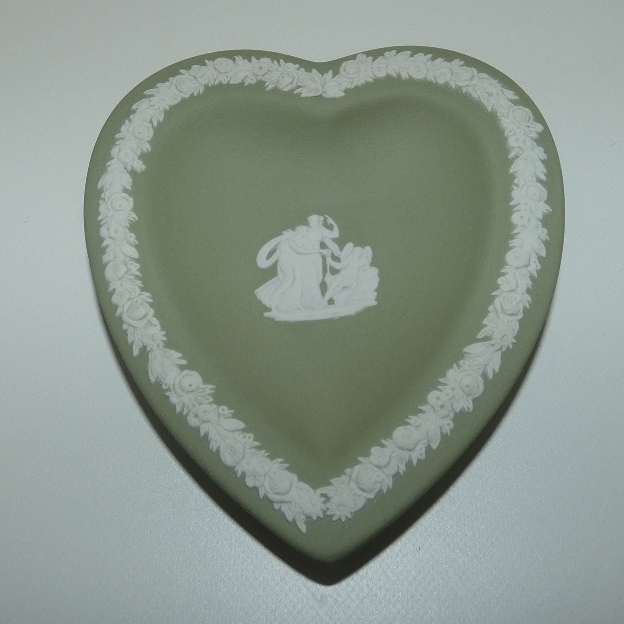 wedgwood-jasper-white-on-sage-green-maidens-heart-shaped-tray