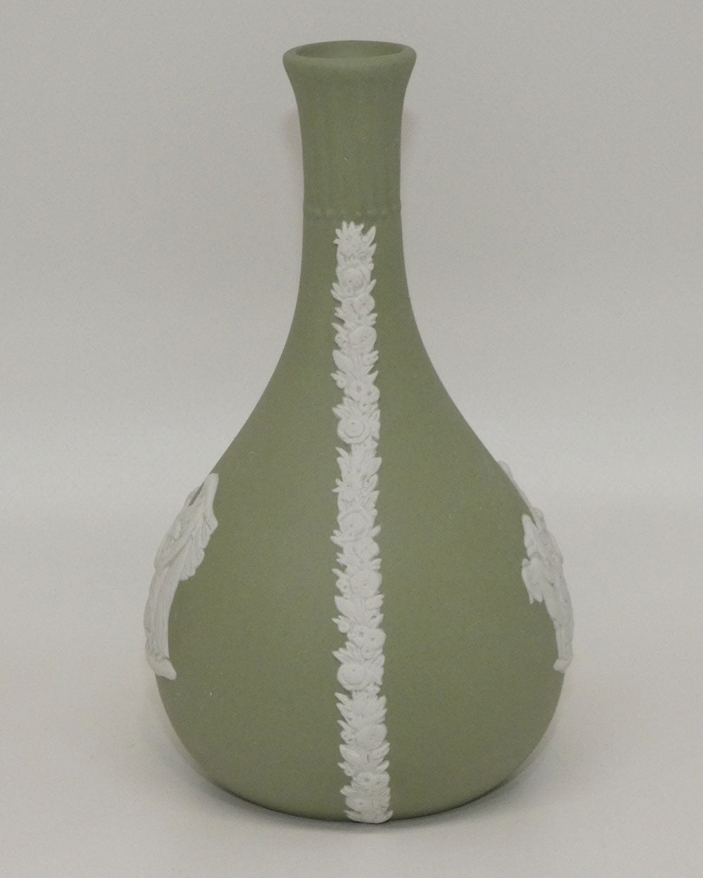 wedgwood-jasper-white-on-sage-green-seas-cupid-vase