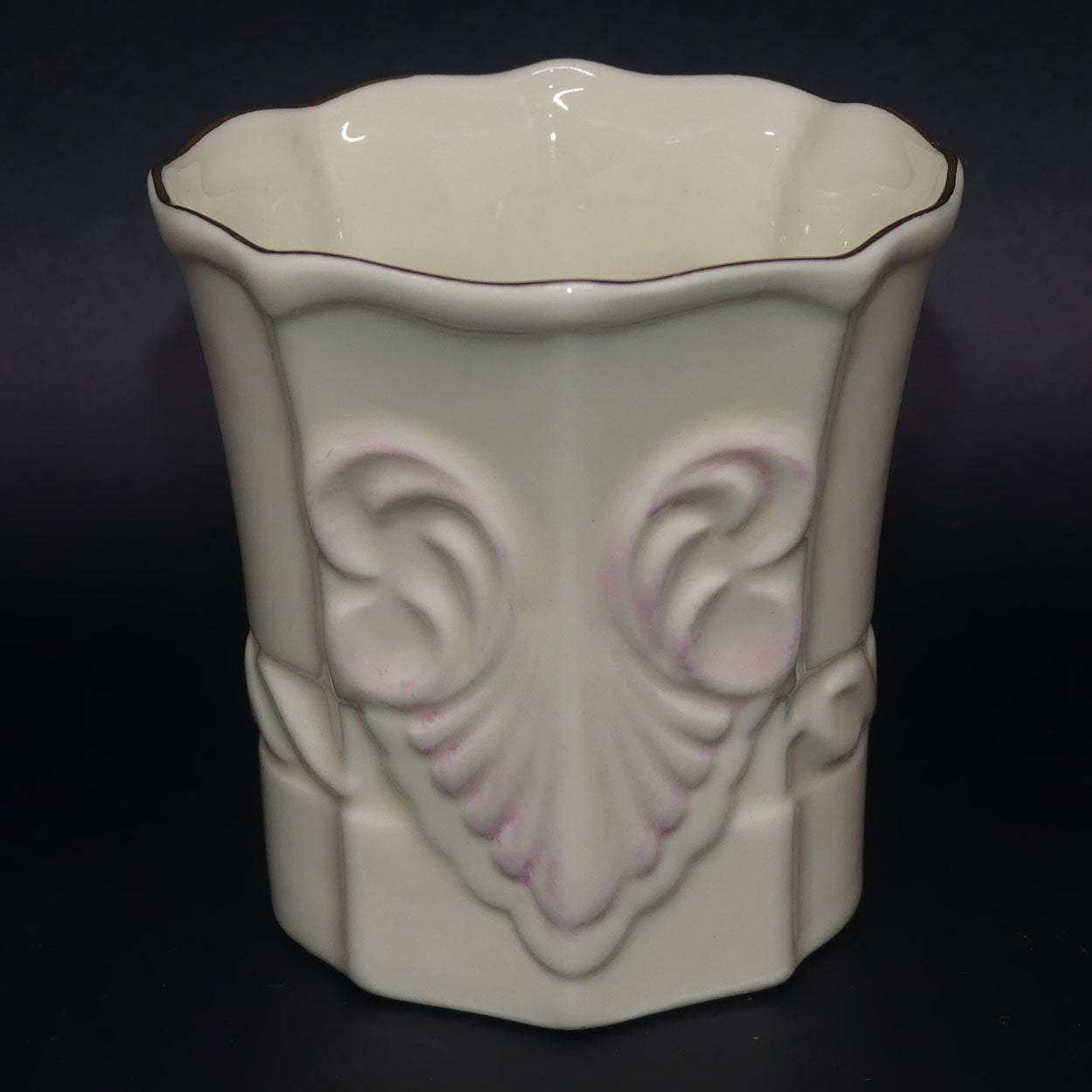 belleek-shell-pattern-beaker-millenium-mark