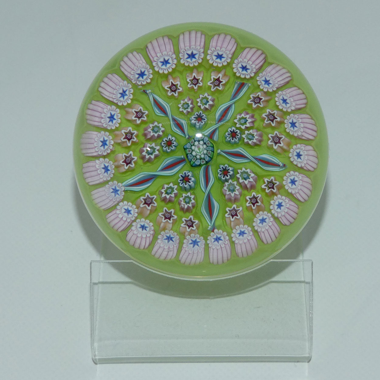 john-deacons-scotland-millefiori-5-spoke-small-paperweight-lime
