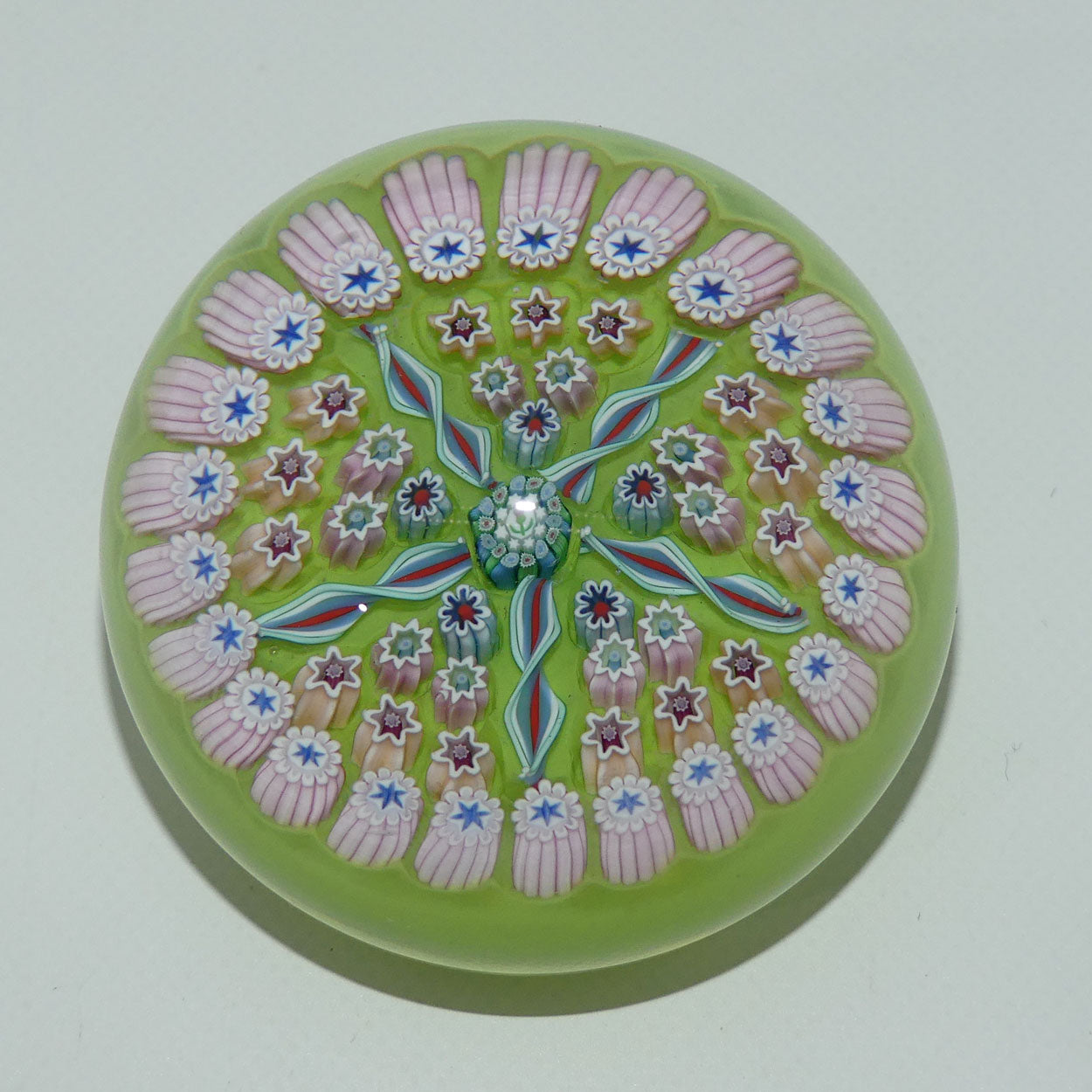 john-deacons-scotland-millefiori-5-spoke-small-paperweight-lime