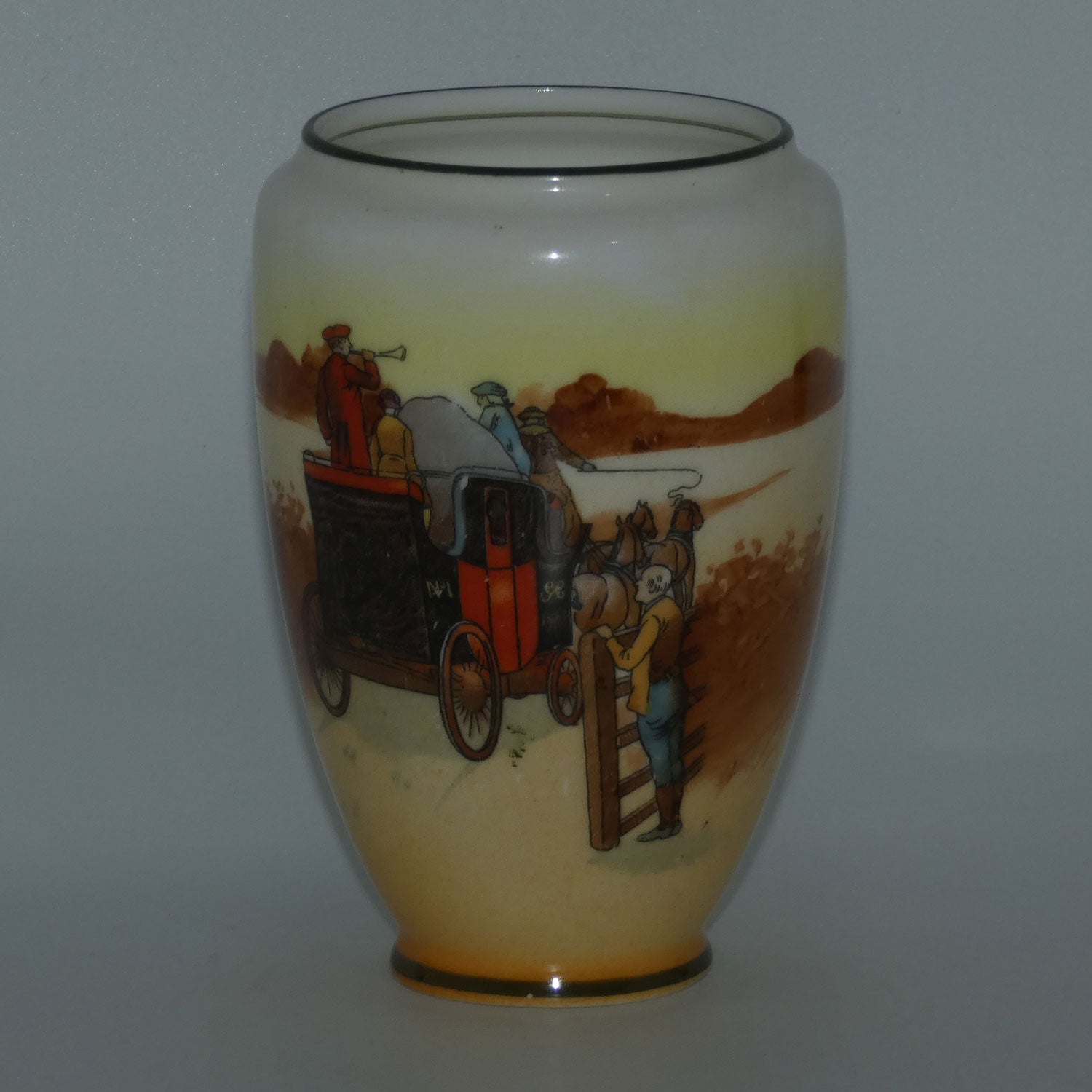 royal-doulton-coaching-days-small-vase-e3804