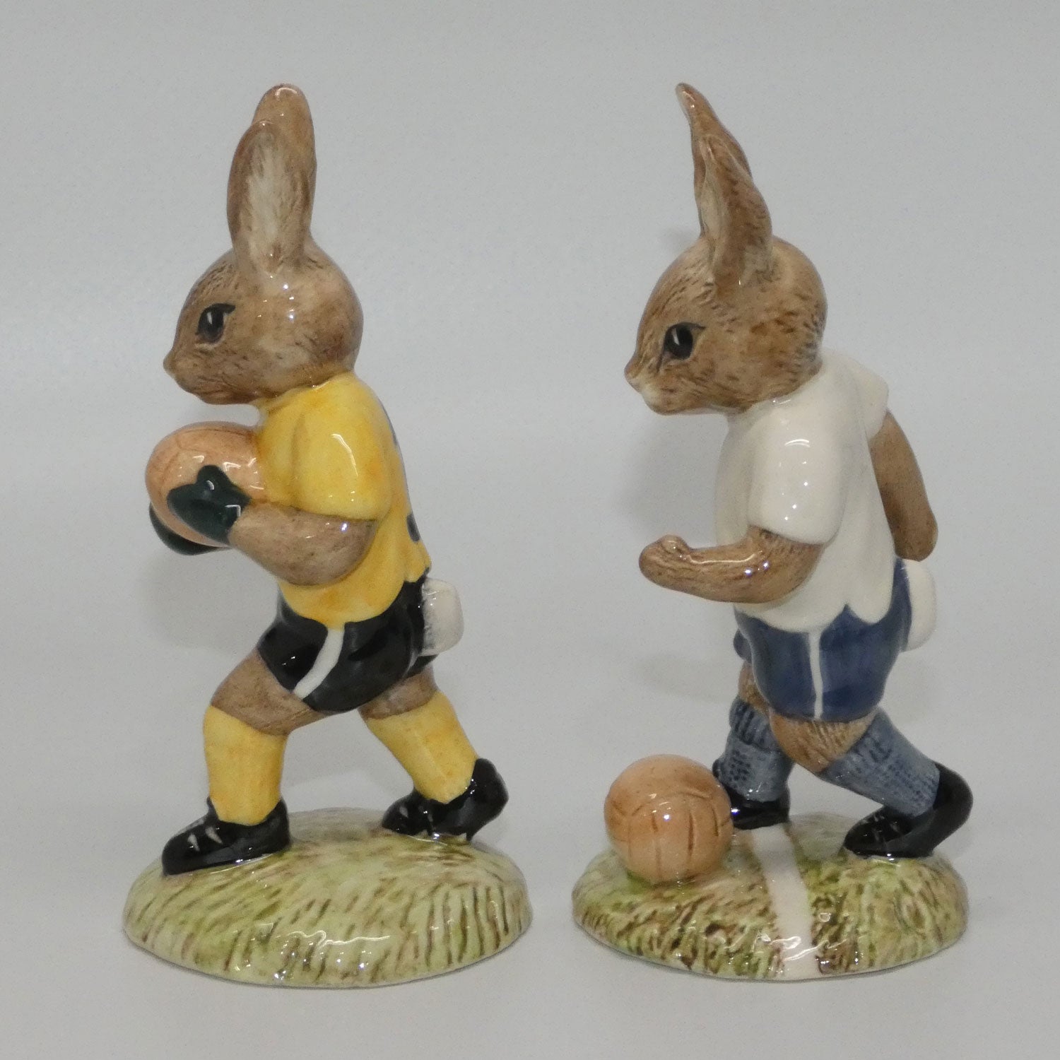 db120-121-royal-doulton-bunnykins-goalkeeper-footballer-set-yellow-white