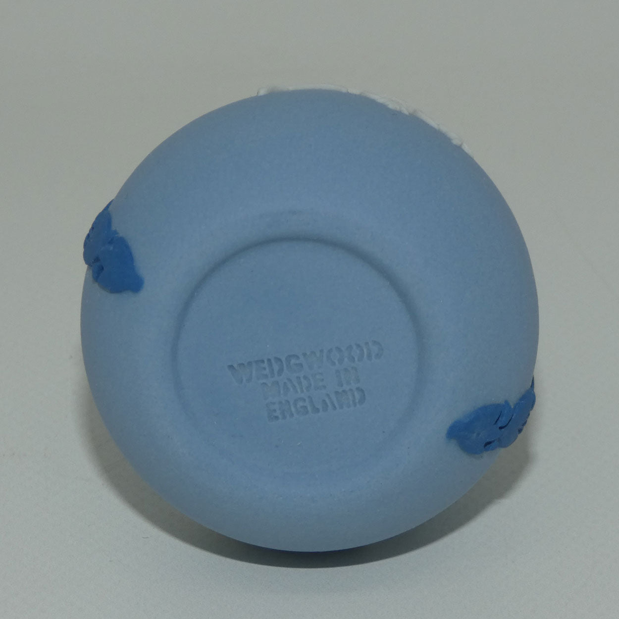 wedgwood-jasper-seasons-twcs-mini-bud-vase-spring