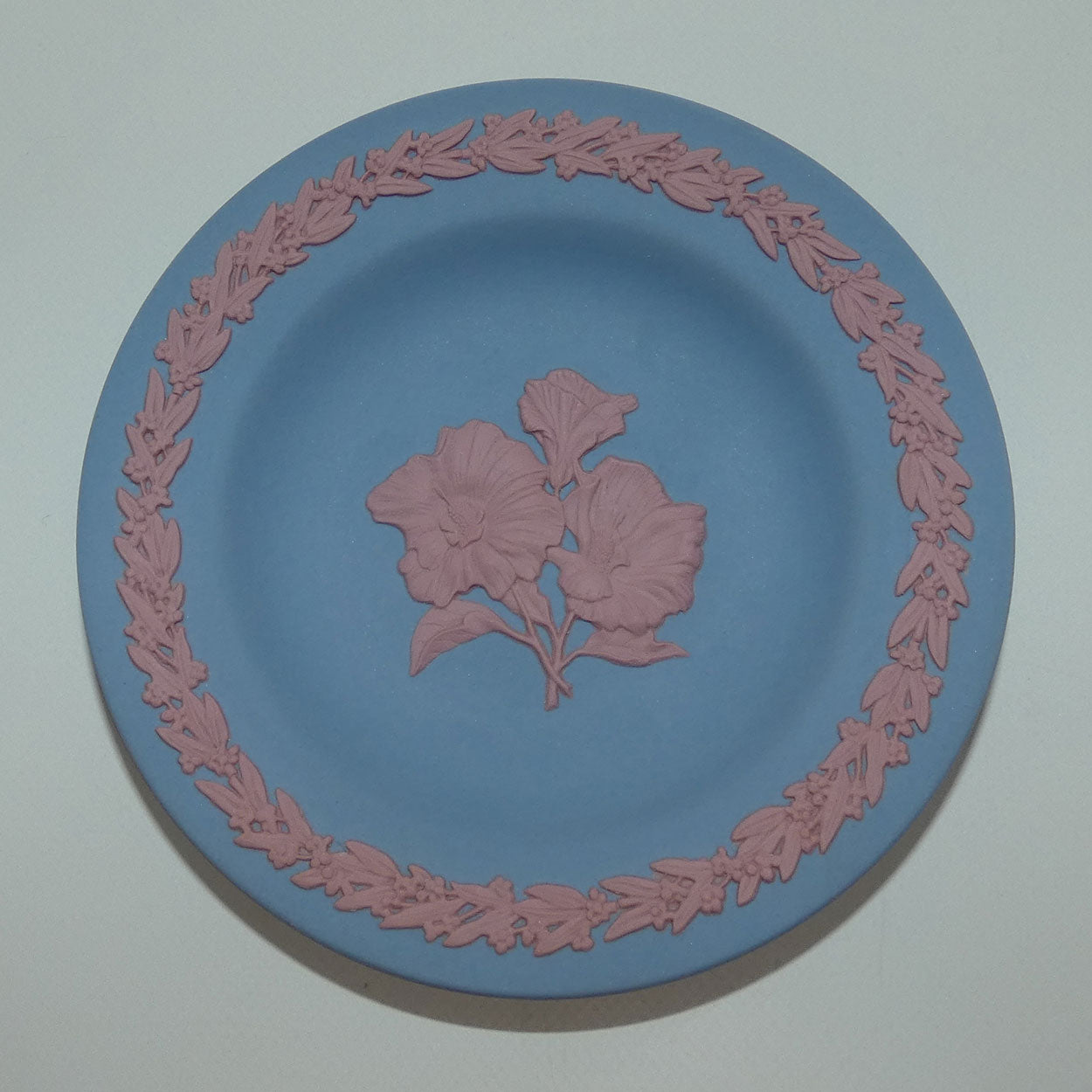 wedgwood-jasper-australian-native-flowers-sturt-desert-rose-miniature-plate