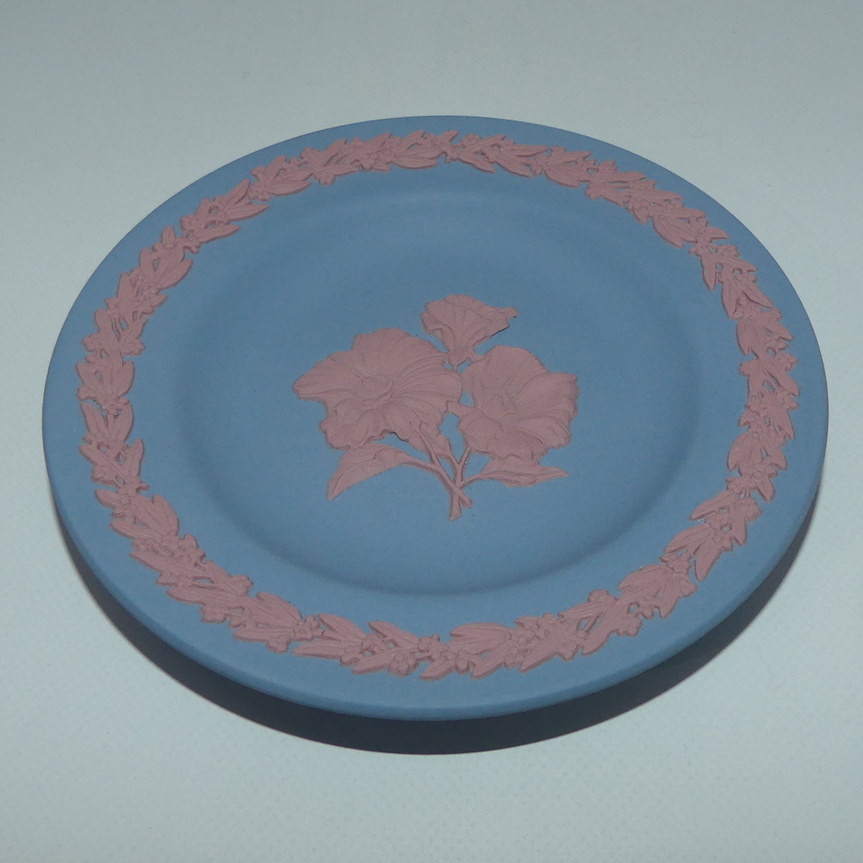 wedgwood-jasper-australian-native-flowers-sturt-desert-rose-miniature-plate-no-box