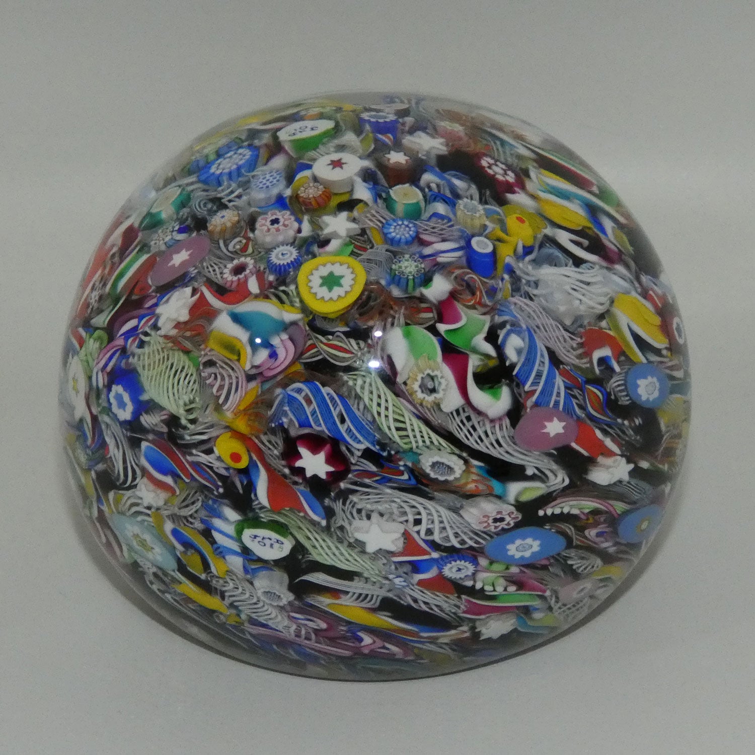 john-deacons-scotland-super-magnum-scramble-millefiori-paperweight-yellow