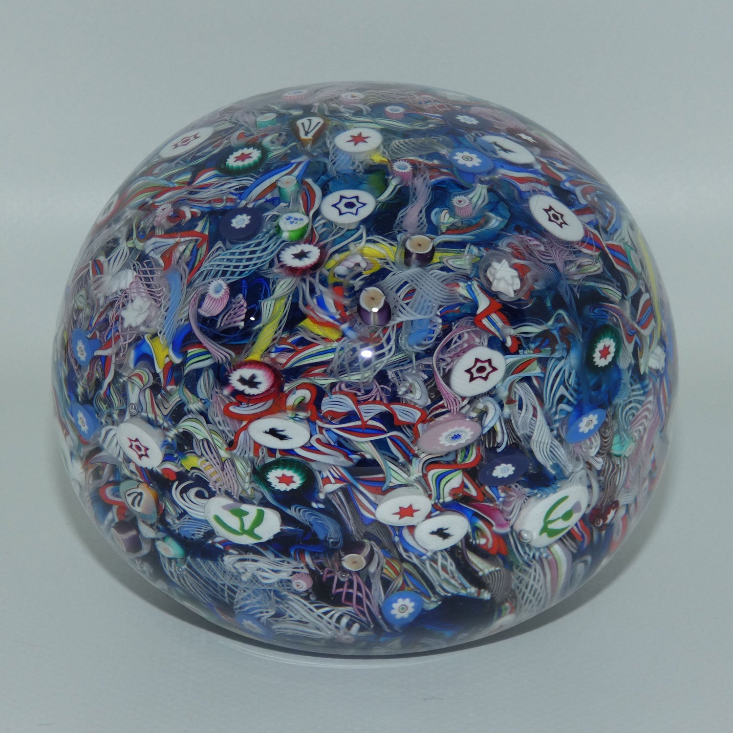 john-deacons-scotland-super-magnum-scramble-millefiori-paperweight