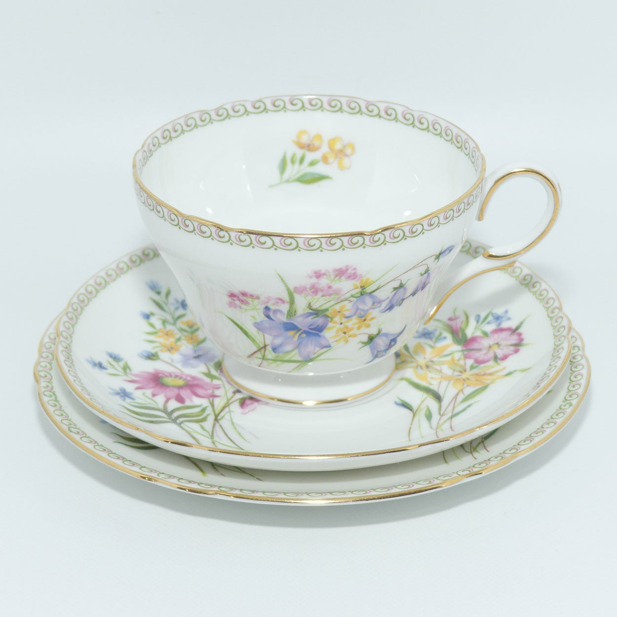 Shelley Henley shape Wildflowers pattern trio | Fancy edge border | Z13686