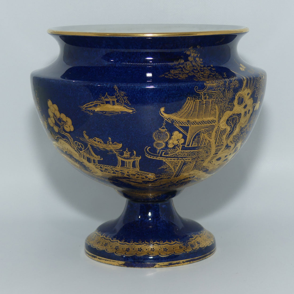 ag-harley-jones-wilton-ware-chinoiserie-pattern-gilt-footed-bowl