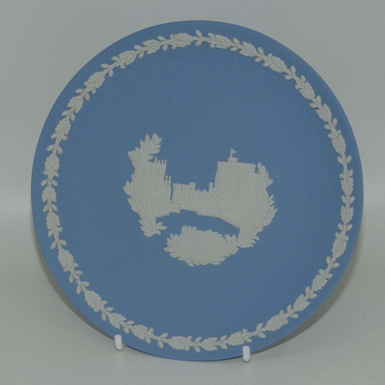 wedgwood-jasper-landmarks-windsor-castle-plate