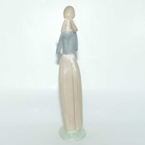 Nao by Lladro figure Girl with Goose  #0025