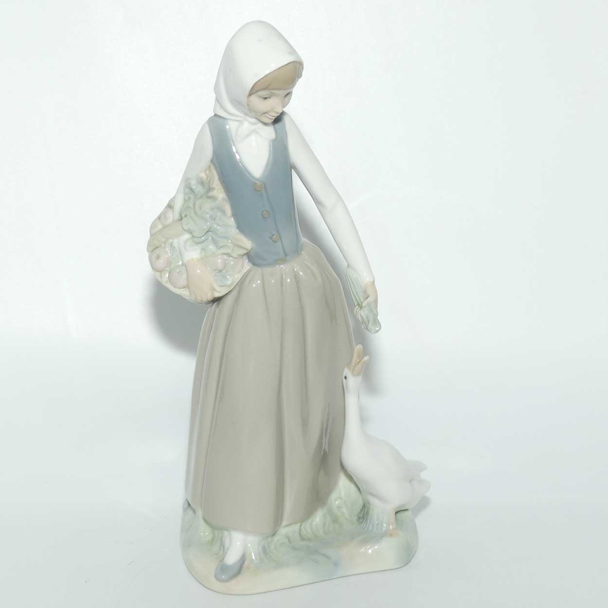 Nao by Lladro figure Girl with Ducks #0026