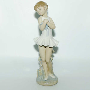 Nao by Lladro figure Ballet Girl #0196