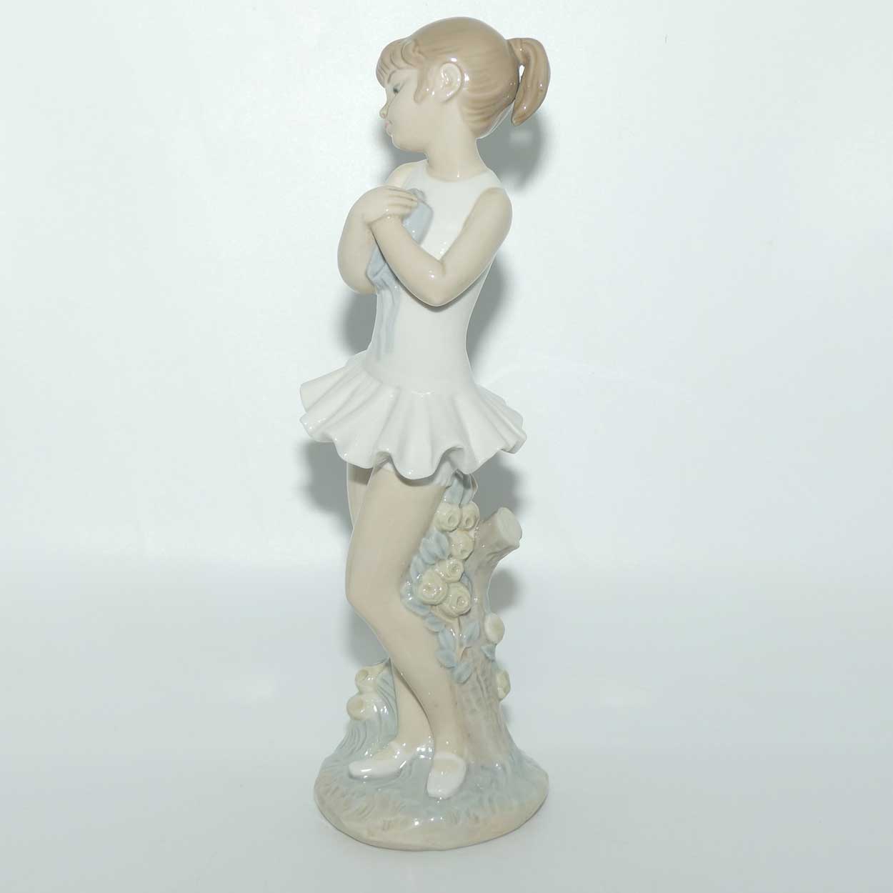 Nao by Lladro figure Ballet Girl #0196