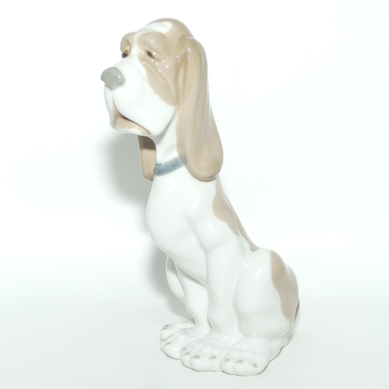 Nao by Lladro figure Sad Hound Dog | Basset Hound | #0375