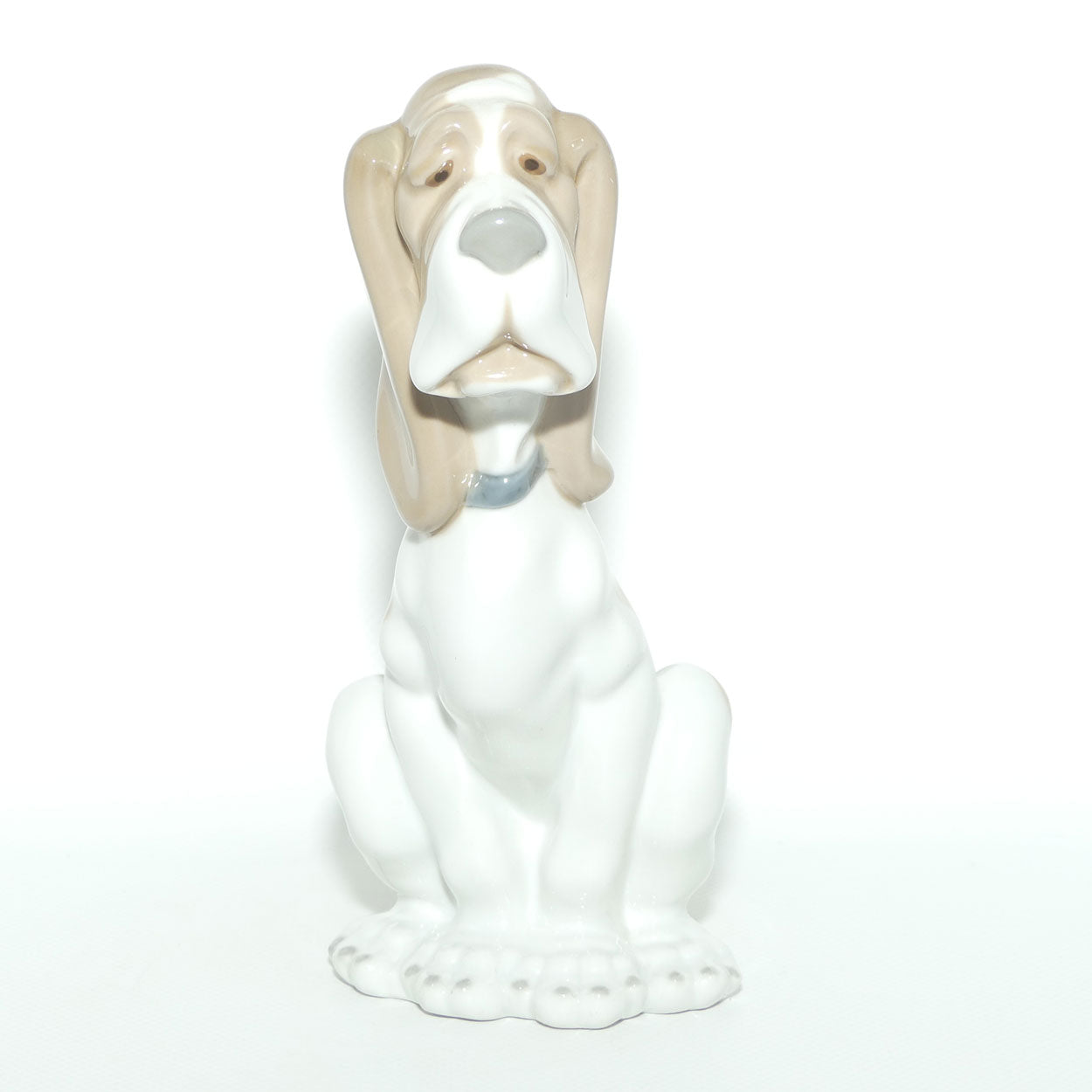 Nao by Lladro figure Sad Hound Dog | Basset Hound | #0375
