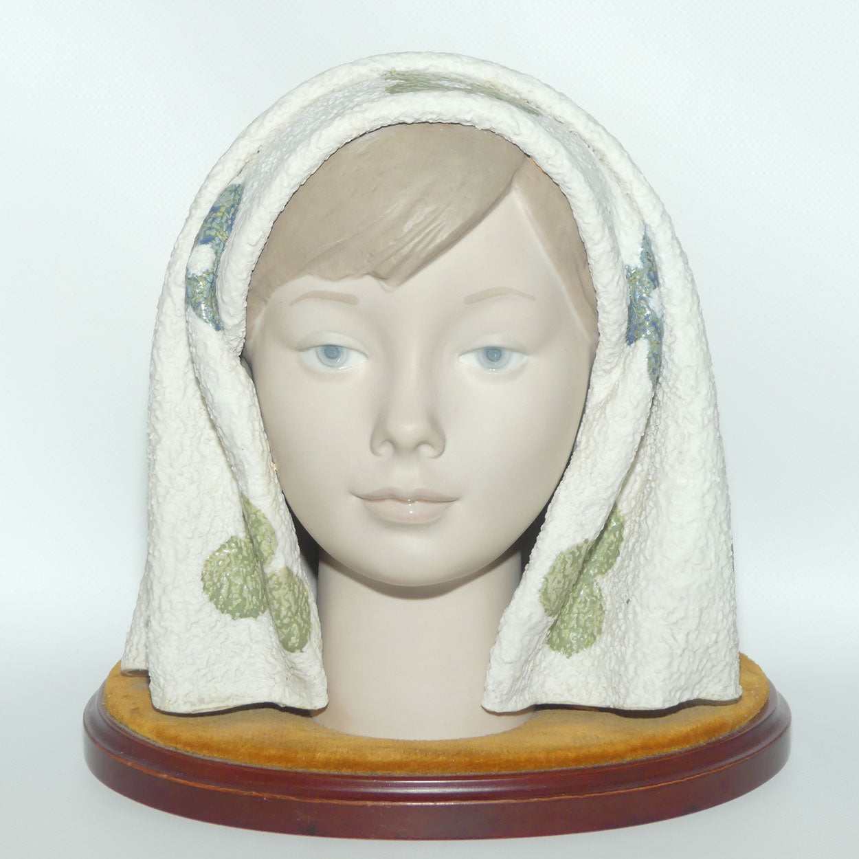 Lladro bust Girls Head fixed on wooden base | #1003