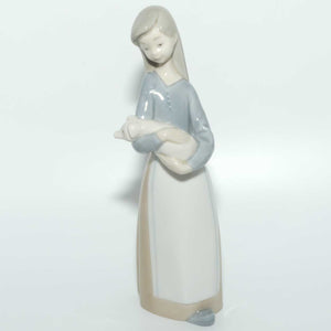 Lladro figure Girl with Pig | #1011