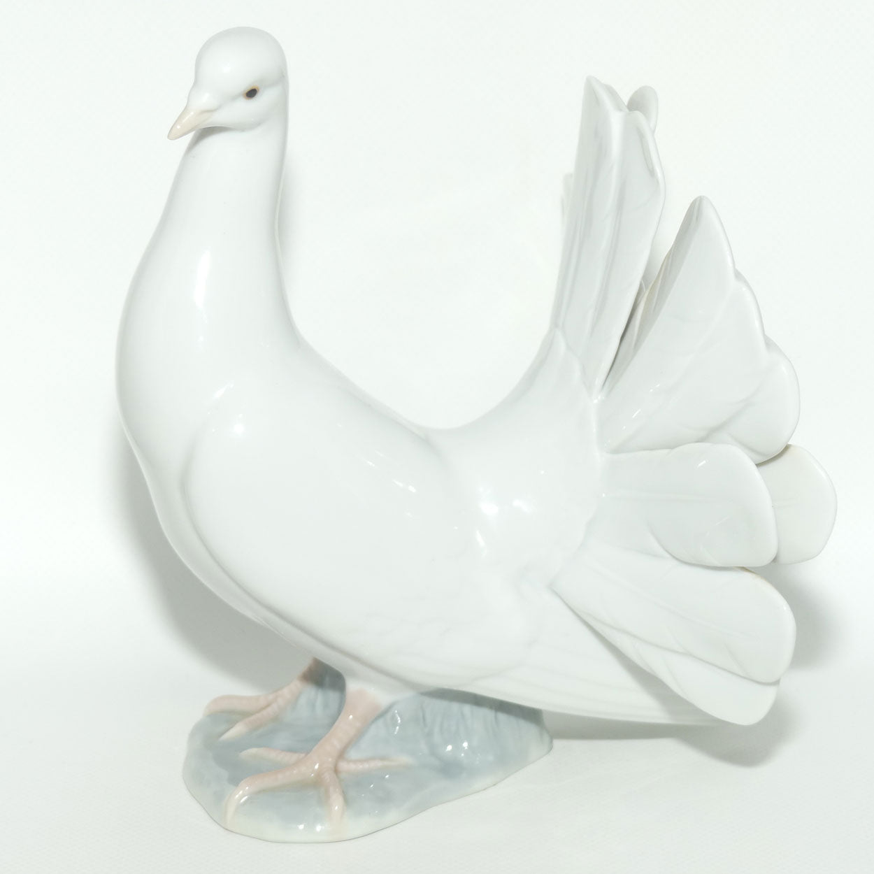 Lladro figure Fantail Pigeon | Dove | #1016