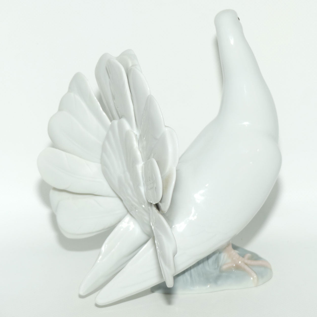 Lladro figure Fantail Pigeon | Dove | #1016