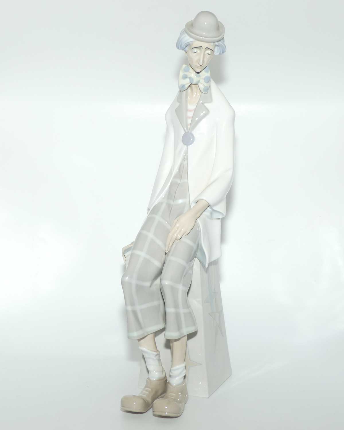 Lladro figure Clown with Concertina | Gloss | #1027