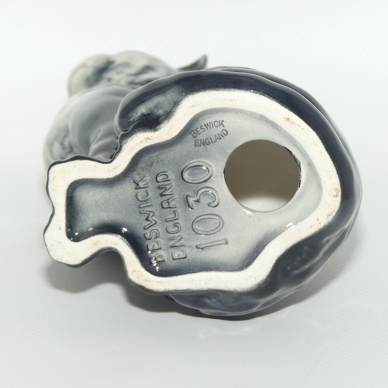 #1030 Beswick Cat | Seated Looking Up | Grey Smokey Blue