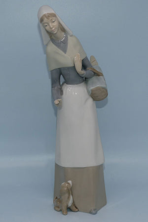 Lladro figure Shepherdess with Dog | Girl with a Basket #1034