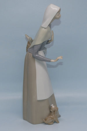 Lladro figure Shepherdess with Dog | Girl with a Basket #1034