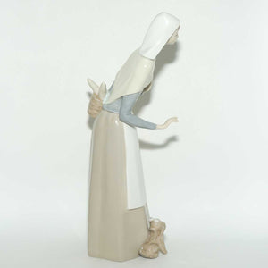 Lladro figure Shepherdess with Dog | Girl with a Basket #1034