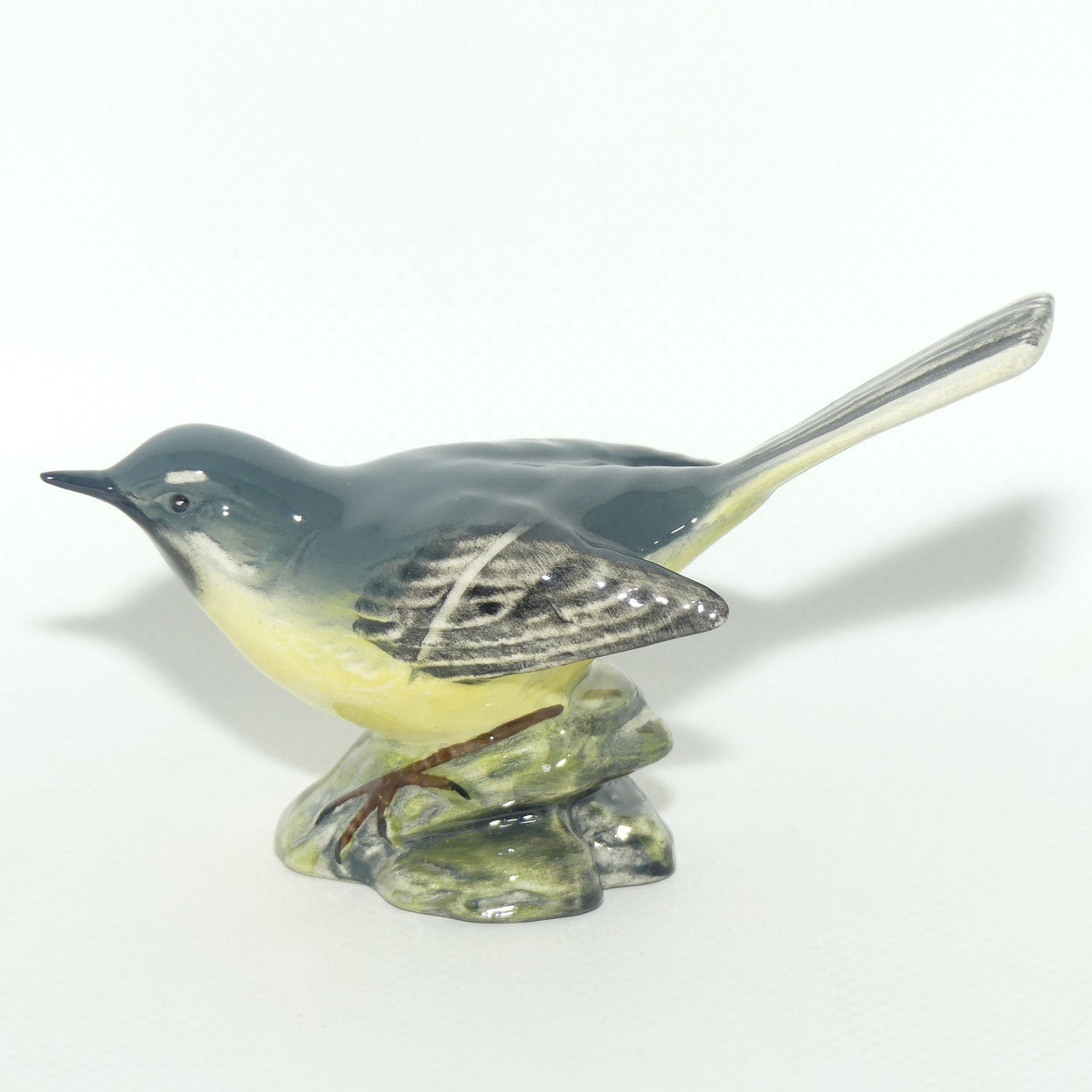 #1041B Beswick Grey Wagtail | Head Up | Gloss | boxed