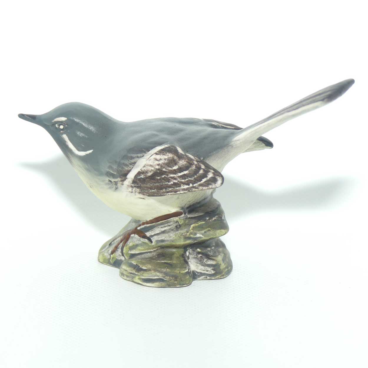 #1041B Beswick Grey Wagtail | Head Up | Matt