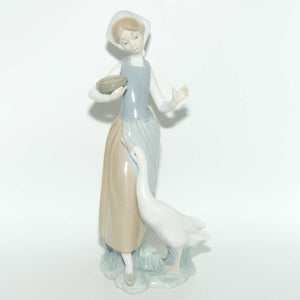 Lladro figure Girl with Duck #1052 | #1