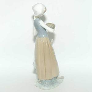 Lladro figure Girl with Duck #1052 | #1