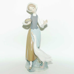 Lladro figure Girl with Duck #1052 | #3