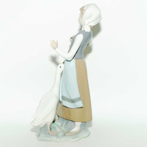 Lladro figure Girl with Duck #1052 | #3