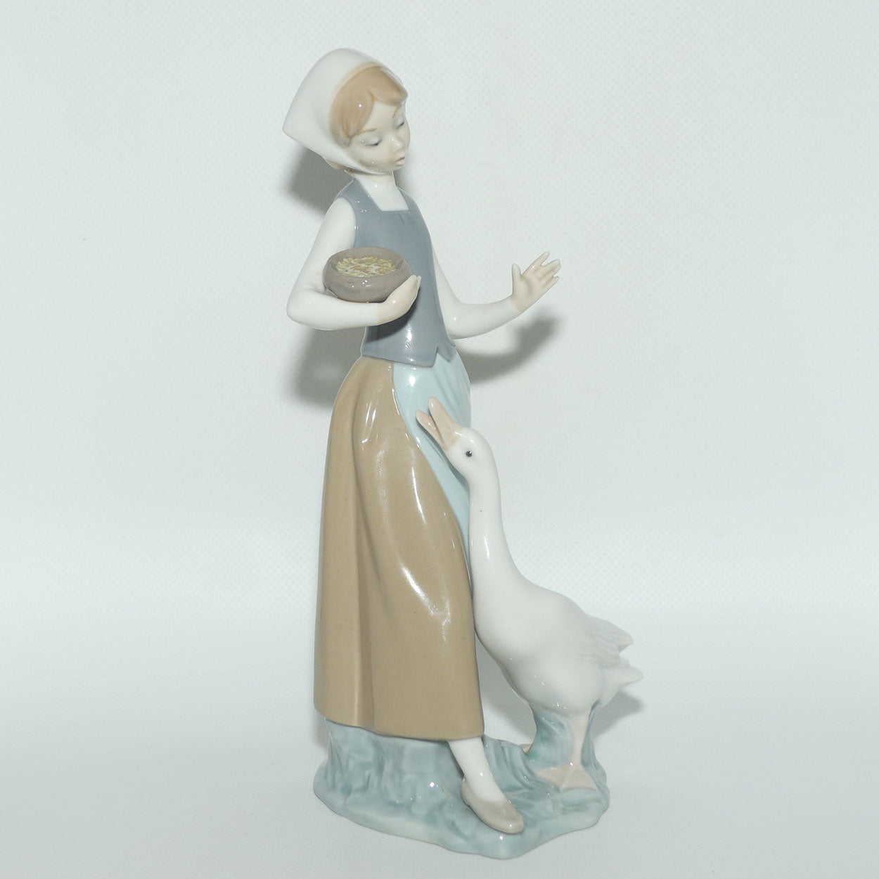 Lladro figure Girl with Duck #1052 | #3