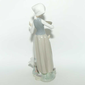 Lladro figure Girl with Duck | #1052 | with Box