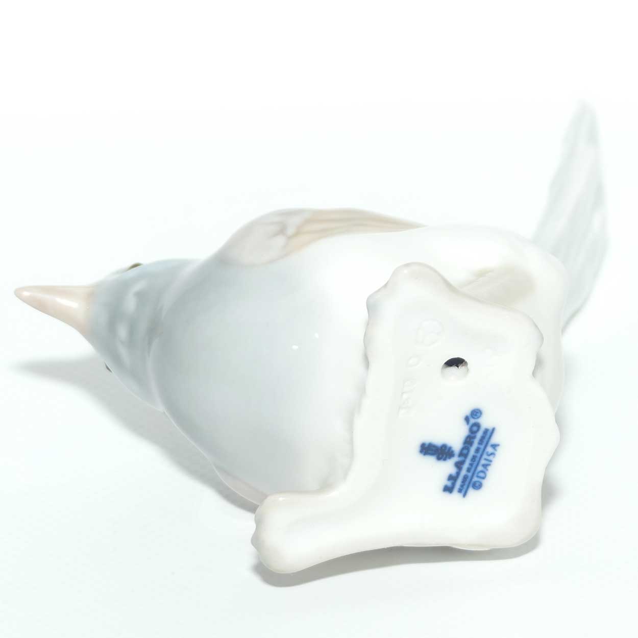 Lladro figure Bird with Long Tail | Robin | Gloss | #1054 | #2