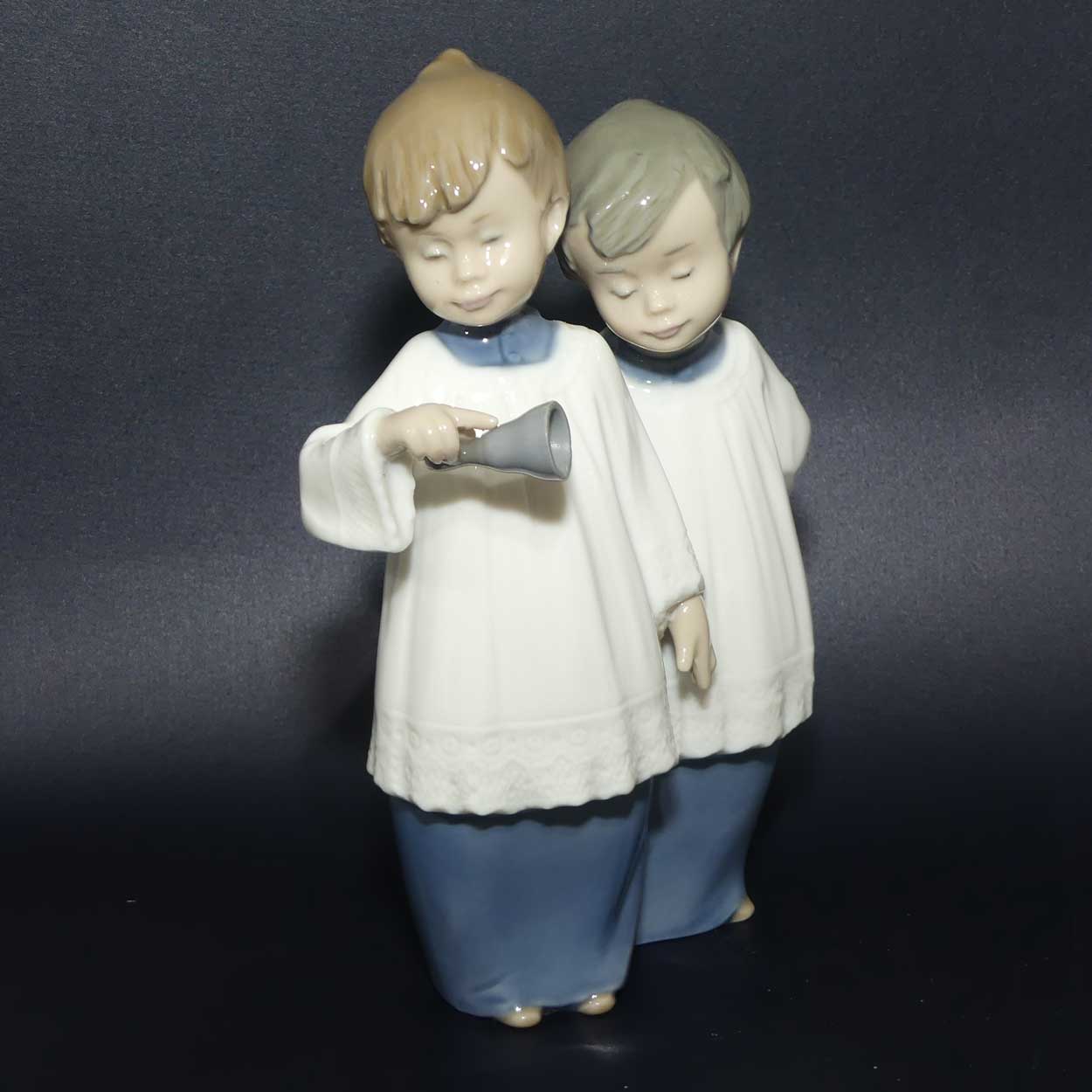 Nao by Lladro figure Choir Boys #1072