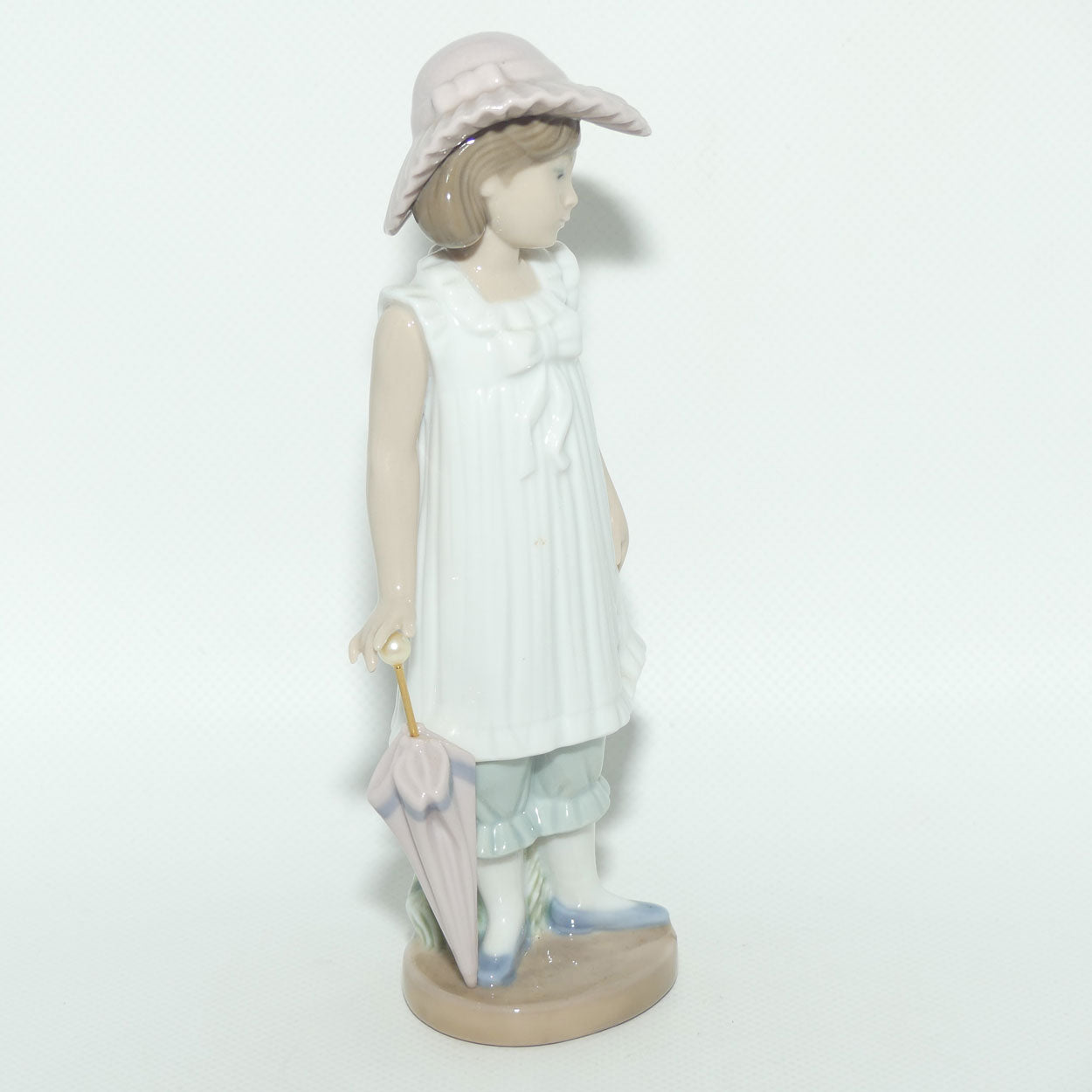 Nao by Lladro figure April Showers | #1126