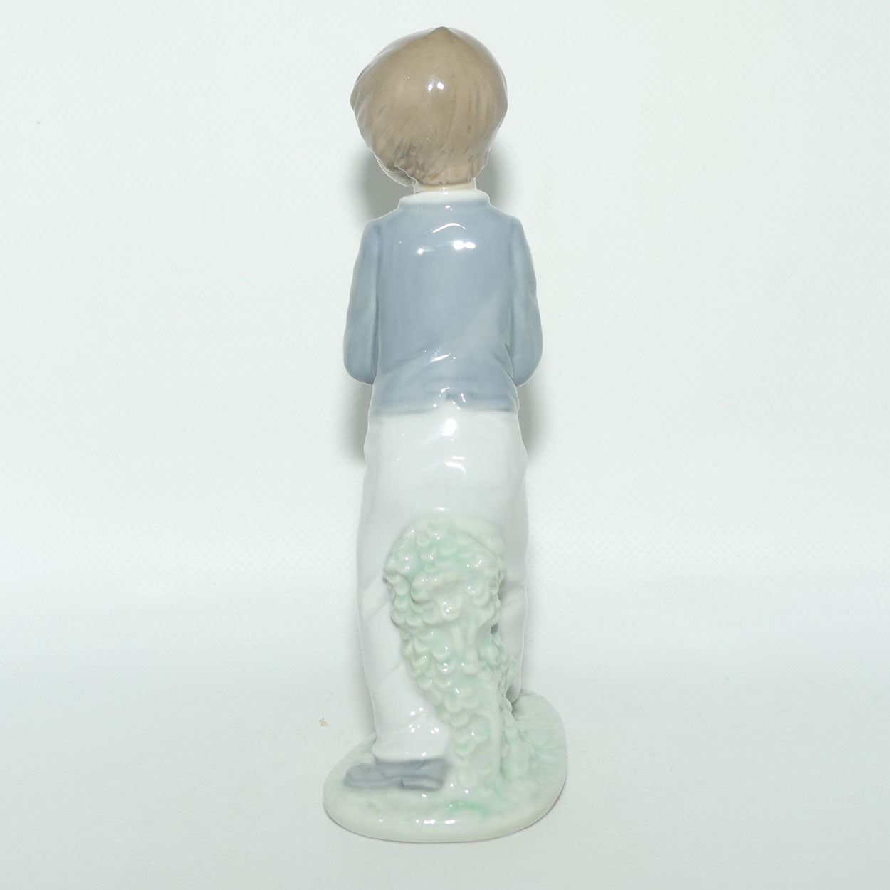 Nao by Lladro figure Birthday Surprise | Boy with Birthday Cake | #1131