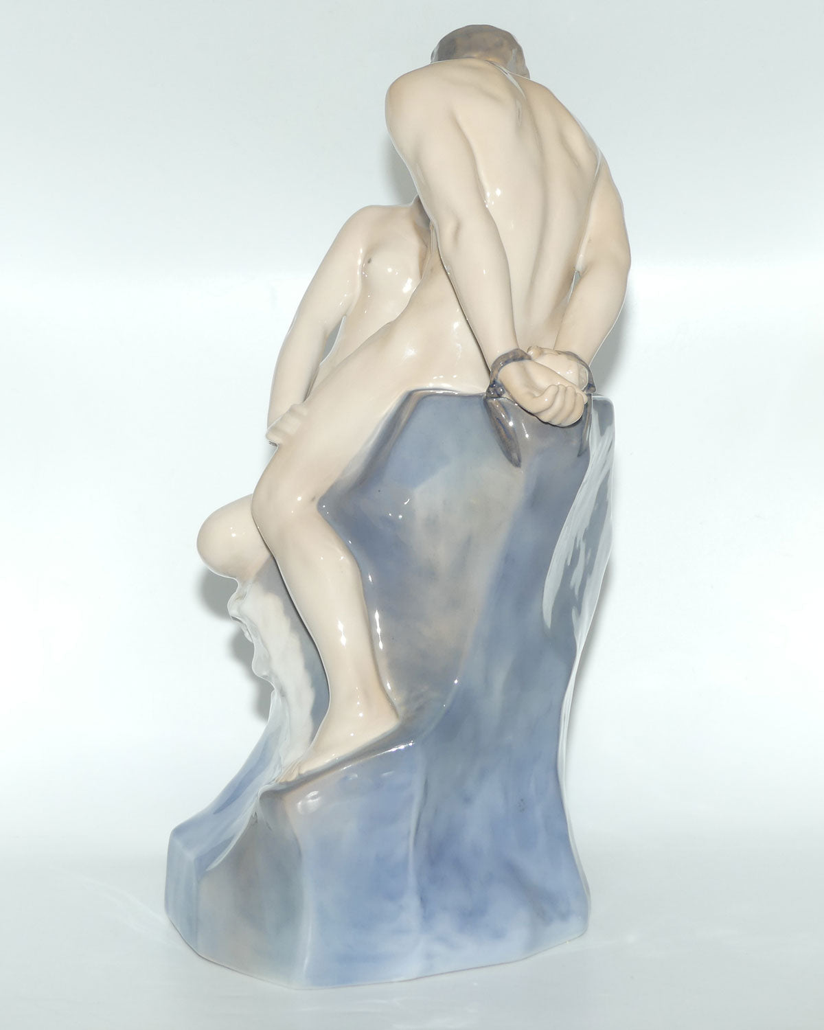 Royal Copenhagen figure 1132 | The Wave and the Rock