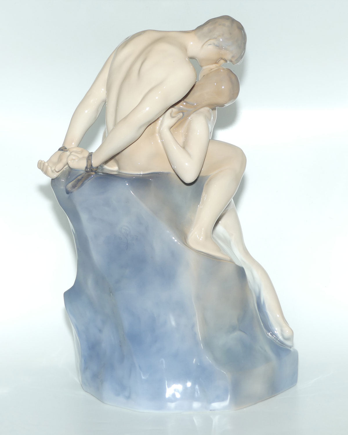 Royal Copenhagen figure 1132 | The Wave and the Rock