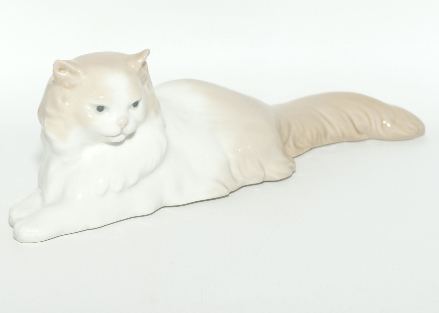 Nao figure Lying Cat | Tail Out | Persian | #0113