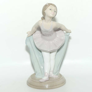 Nao by Lladro figure My Recital #1151