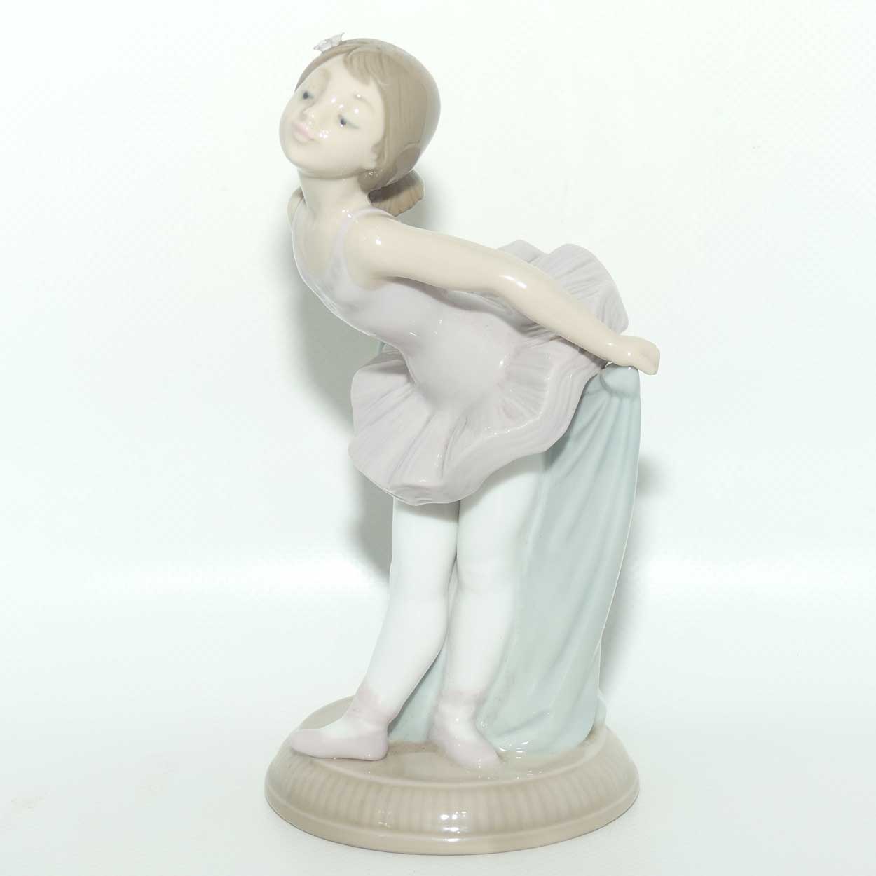 Nao by Lladro figure My Recital #1151