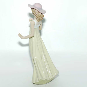 Nao by Lladro figure Gentle Breeze #1158