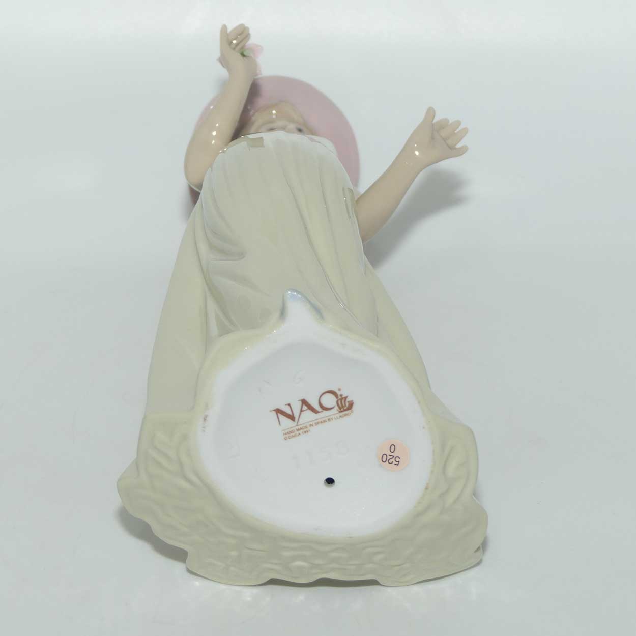 Nao by Lladro figure Gentle Breeze #1158